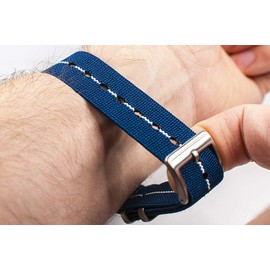 StrapHabit Elastic Watch Strap Watch Band for Men & Women 20mm 22mm Nylon One Piece French Paratrooper Military Parachute Premium Striped (Green/Red, 20mm)