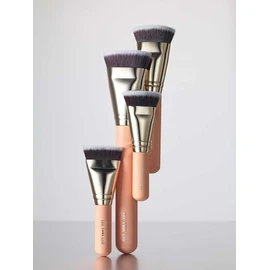[Smooth adhesion] The Tool Lab 101 Multitasker Foundation Brush / [매끈밀착]더툴랩 101 멀티태스커 파운데이션 브러쉬