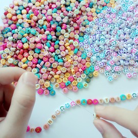 Letter Beads for Threading 4 x 7 mm 1000 Pieces Letter Beads Gold A-Z + 500 Pieces Smiley Beads Set Round Craft Beads Children DIY Craft Set for Jewellery Crafts Bracelets Earrings Necklaces