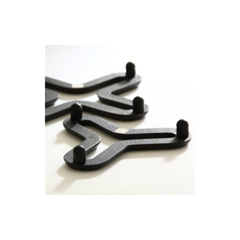 Trivet, New Triple Wave