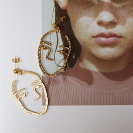 Yheakne Drop Face Earrings Gold Abstract Face Hook Earrings Wire Face Silhouette Earrings Jewelry Art Gifts for Women and Girls Earrings (Gold)