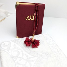 Muslim Prayer Set with Mat, Tasbih, Surah Booklet - Islamic Gift Set (White-Red)