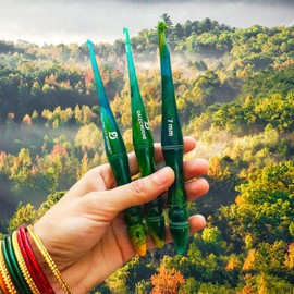 DAIZ CROCHET Resin Crochet Hooks | Hooking Tool for Crocheting | Handcrafted 7’’ Knitting Needle and Craft Yarn Weave with Handle Crochets Hook (Green & Yellow, 5.5 mm)