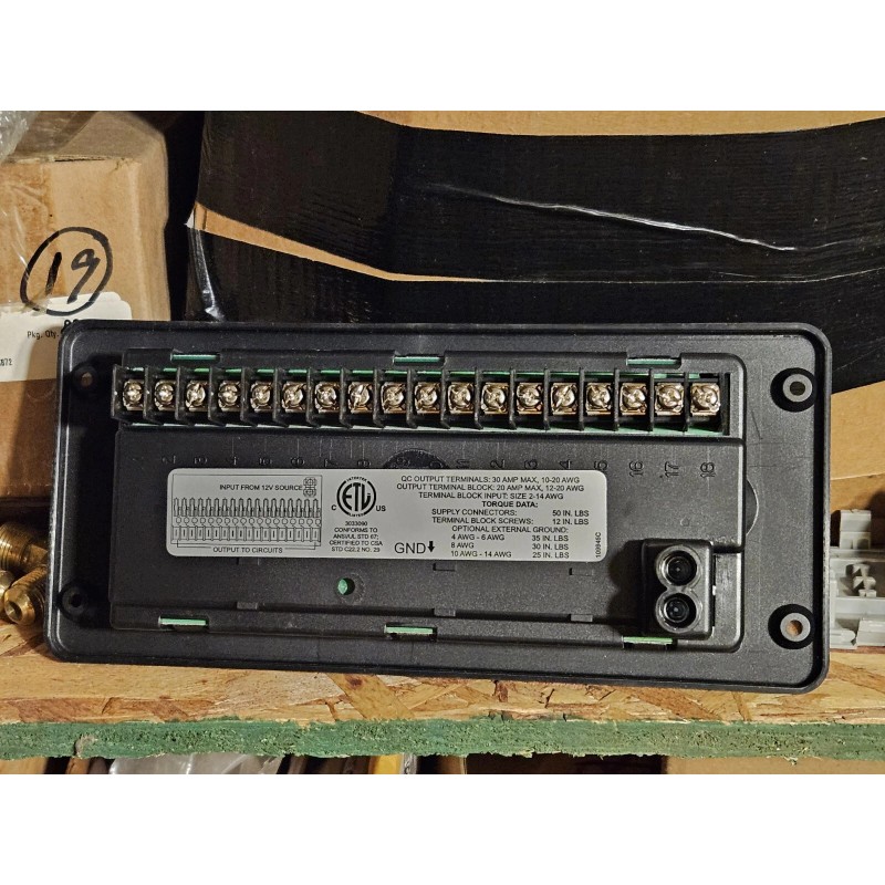 Progressive Dynamics 18 Position LED PD60K18T2LN 12VOLT DC Fuse Panel