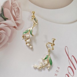 Chynian Earrings Flowers, Swinging Lily Orchids, Popular, Cute, Japanese Style, Non-Hole Earrings, 14k Gold Plated, Hypoallergenic Earrings, Gift, Girlfriend, Jewelry, Metal