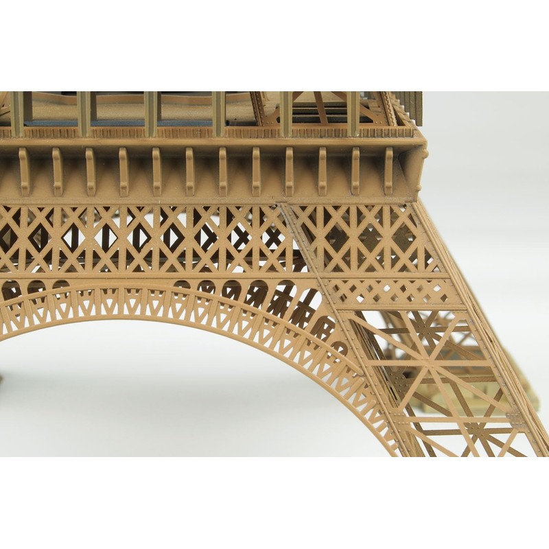 1/650 Eiffel Tower Plastic Model