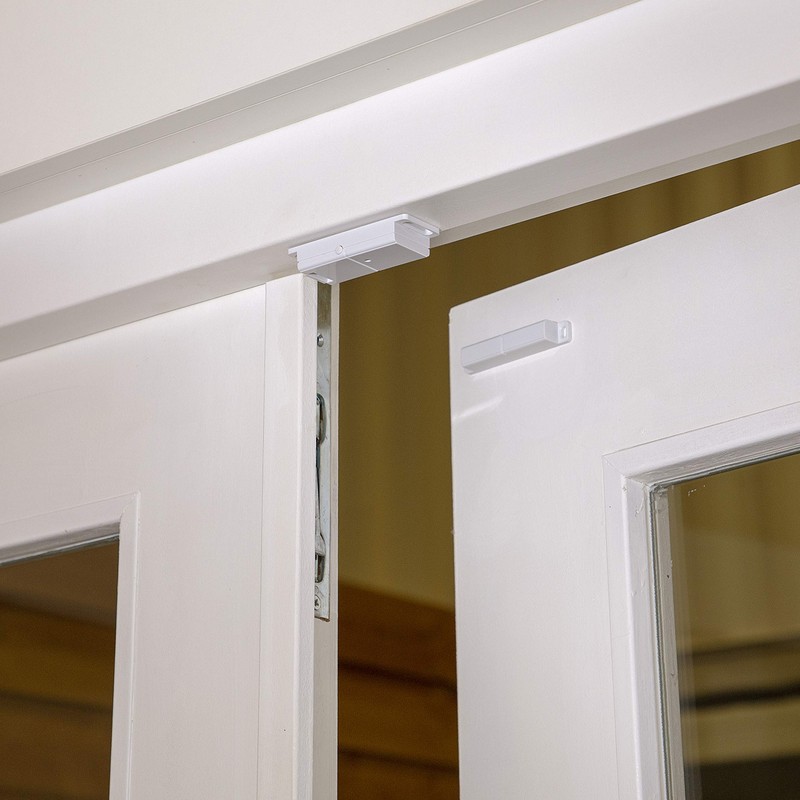 Smartware radio-controlled exhaust control with a magnetic window contact and