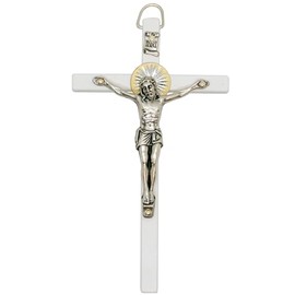 VILLAGE GIFT IMPORTERS Crucifijo blanco de 5-1/2 pulgadas con corpus plateado y diseño radiante. Fabricado en Italia