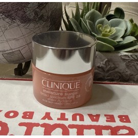 Clinique Moisture Surge Broad Spectrum SPF 28 Sheer Hydrator 1.7 Oz/50ml NEW D3