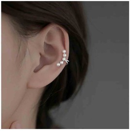 Yheakne Boho Pearl Clip On Earrings Silver Pearl Ear Cuffs Earrings Vintage Pearl Clip Earrings No Piercing Cartilage Pearl Earrings Jewelry for Women and Girls (Silver)