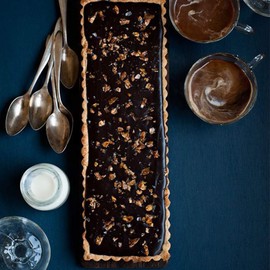 Webake Rectangular Tart Pan Quiche Baking Dish with Removable Bottom Heavy Gauge Steel Nonstick Coating 14 Inch x 5 Inch