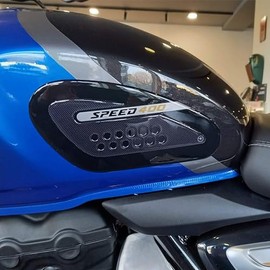 labelbike - 3D Sticker Motorcycle Tank Side Protection and Decoration in Resin Compatible with Triumph Speed 400 - Colour Black Carbon Gold