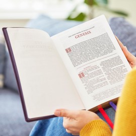 NKJV Large Print Reference Bible, Black Leathersoft, Red Letter, Comfort Print (Sovereign Collection): Holy Bible, New King James Version