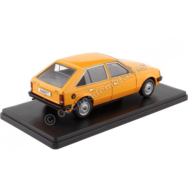 Skoda Superb 913, dark red, 1938, model car, Abrex 1:43