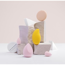 MICROFIBER Lychee-Shaped Kodi Professional Make-Up Sponge – Soft, Versatile Sponge for Flawless Application of Foundations, Concealers, and BB Creams – Perfect for Sensitive Skin