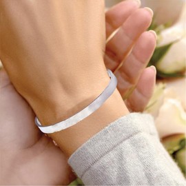 Let Them Motivational Bangle, Self Worth Inspirational Cuff Bracelets with Hidden Message Engraved Friendship Bracelet Stainless Steel Jewelry Gift for Women Sorority Sisters Friends（Silver&Black）