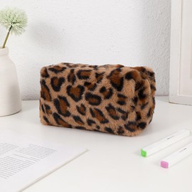 OZAOZ Checkered Makeup Bag Plush Cosmetic Bag Asthetic Plaid Handbags Cute Zipper Travel Toiletry Bag Soft Storage Pouch Pencil Case Bag for Women Girls (Leopard print-E)