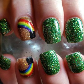Rainbow Press on Nails Short Square St. Patrick's Day Fake Nails with Gold Green Glitter Design Rainbow False Nails St Patricks Day Rainbow Glue on Nails Artificial Stick on Nails for Women Girls
