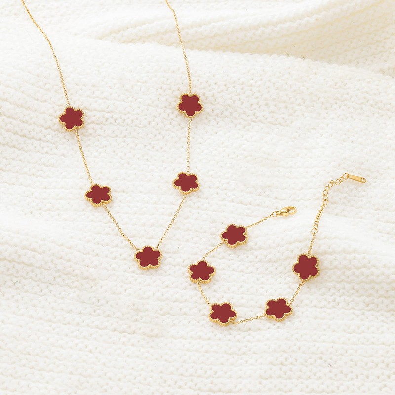 Qinpan Four Leaf Clover Necklace and Bracelet Set for Women