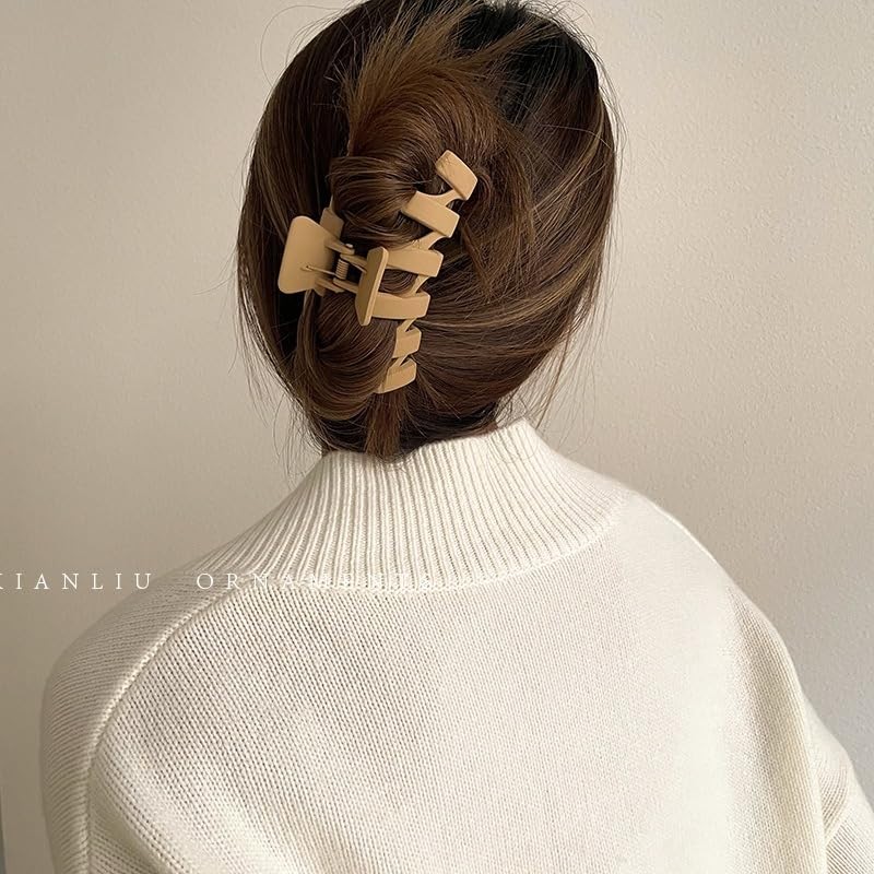 Claw Clip (Crème Caramel)