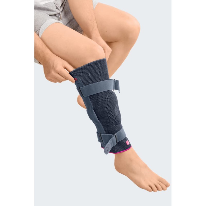 medi - Genumedi Pro | Knee Brace with Patella Pad