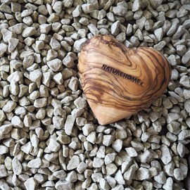 NATUREHOME Deko-Herz Handschmeichler aus Olivenholz 10 cm