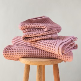 Püskül - Luxury Waffle Towel Set for Bathroom 4 Pieces Pink, Premium Quality Organic 100% Turkish Cotton 2 Hand and 2 Bath Towels Sets, Quick Dry Thin Waffle Towels, Made in Turkiye (Pink)