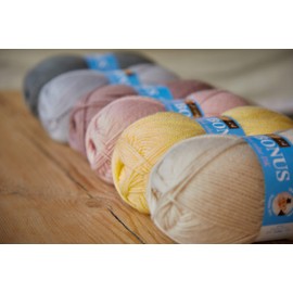 Hayfield Bonus DK Double Knitting, Baby Pink (851), 100g by Sirdar