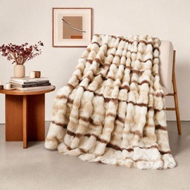 Cuddle Blanket-Cozy Luxury Faux Fur Blanket, 2 Layers Thick & Cozy Keep Warm Suitable for Couch Fluffy Elegant Throw for Home Decor Blanket - Machine Washable 50" x 60" Brown Print