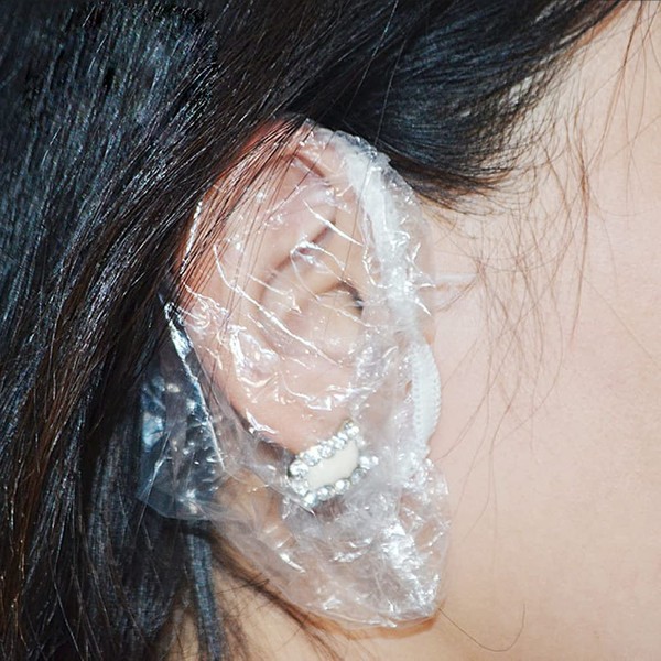 100 protectores desechables transparentes para los oídos, tapas de plástico impermeables, fundas para los oídos, talla única