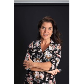 Black Small Spring-Powered Roll-Up/Pull-Down Background ID Photos