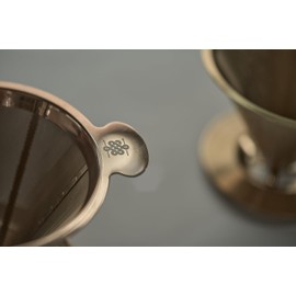 ATHIA GOLDEN DRIPPER, STAINLESS STEEL COFFEE FILTER, PAPERLESS FILTER, REUSABLE COFFEE FILTER, COMPATIBLE WITH MSOT COFFEE MAKERS (Golden, Standard)