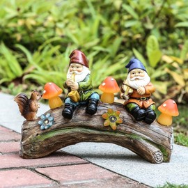 Youfui Solar Gnome Garden Outdoor Statues, Funny Resin Gnome Figurine Decorations with Solar Lights Lantern, Outdoor Garden Art Decor for Lawn, Yard Ornament, Unique Housewarming Gift for Garden