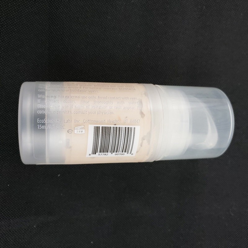 Dermacia Ivory Breathable Foundation Makeup
