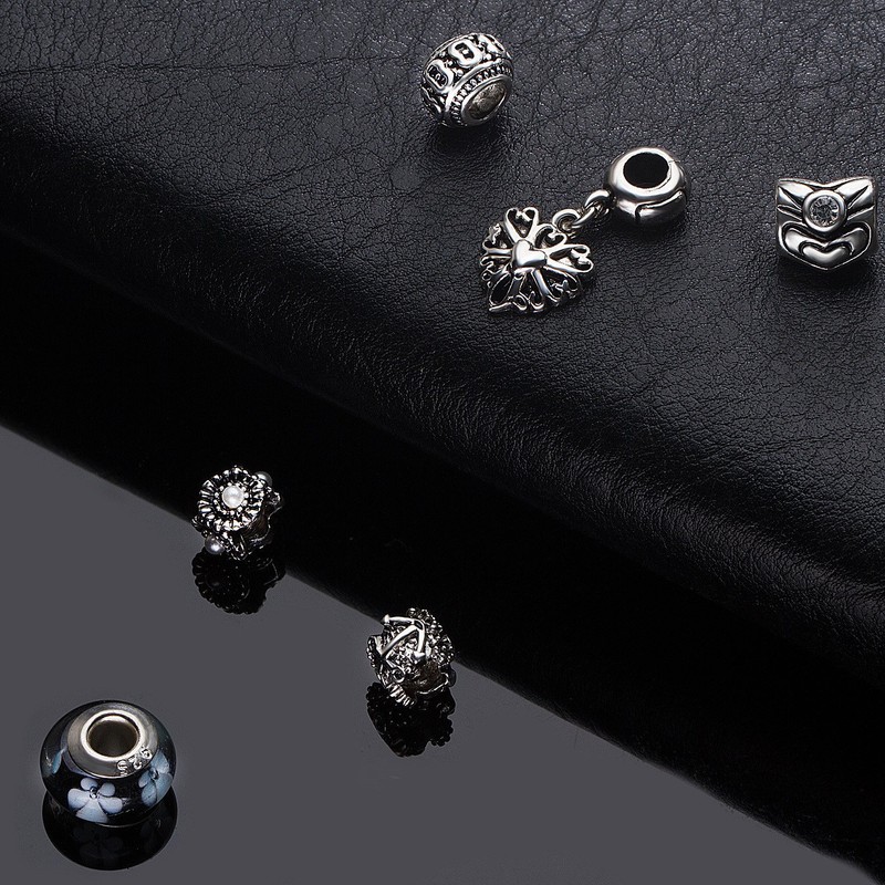 A TE® JW-B110 Charm Bracelet / Glass Beads / Flower