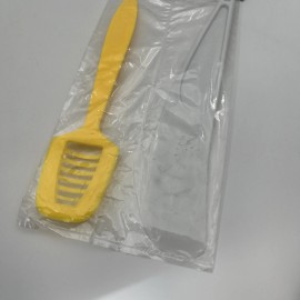 Monarch New Vintage 1999 Monarch 2 Plastic Kitchen Tool Set Blender Whip Spatula Scraper