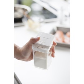 Yamazaki Industries 3231 Salt and Pepper Container, Seasoning Bottle, Flour & Spice Bottle, Aqua, White