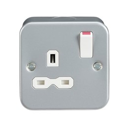 Metal Clad 13A 1G DP Switched Socket