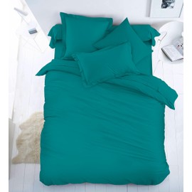 Lyra Linens Pair of Housewife Pillowcases 50x75cm – Plain Dyed Easy Care Percale Cotton-Polyester Blend, Soft & Durable Pillow Covers with Envelope Closure – Machine Washable (Teal)