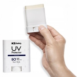 Liquid sunscreen 50ml that fills moisture and maintains healthy barrier / 수분감 채워주며 건강한 장벽유지 리퀴드 선크림 50ml