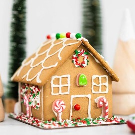 Adults & Crafts Gingerbread House Making Kit