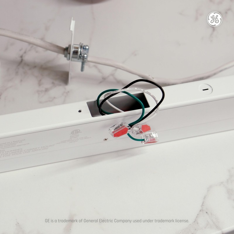 GE LED Undercabinet Light Fixture, Linkable Integrated Plug-in Fixture, Daylight,