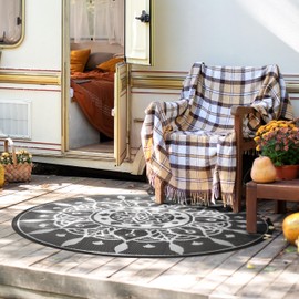 NUU GARDEN Round Outdoor Rug 5'x5' Outdoor Plastic Straw Rug, Plastic Camping Rugs, Straw Rug Indoor Outdoor Rugs Carpet for RV, Deck, Balcony, Porch, Picnic, Beach, White & Black