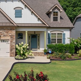 FansaFurn Landscape Edging, 40' 2" Tall Garden Edging with Scissors, Lawn Edging with 36 Garden Spikes and 2 Connectors, Heavy Duty PP&PE Material Edging for Landscaping, Garden, Lawn, Black