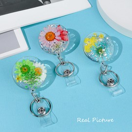 3 carretes de insignia de flores, prácticos carretes de insignia de enfermera, retráctiles con soporte para llavero, resina floral seca, clip de identificación para maestros, enfermeras, médicos