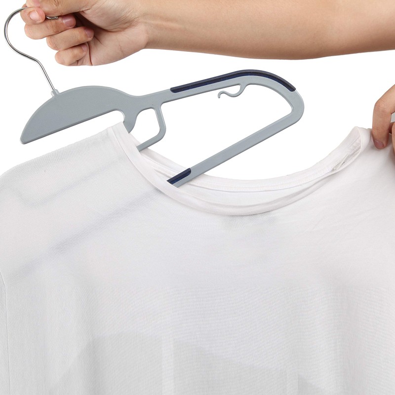 Finnhomy 50 Pack Plastic Hangers, Heavy Duty Clothes Hangers with