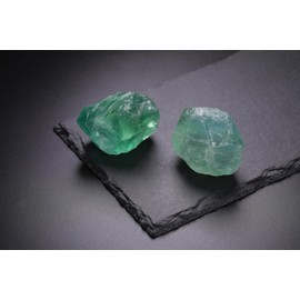 Top Plaza 2Pcs Natural Raw Green Fluorite Crystal Rock Stone Healing Crystals 1.6-2.2" Large Rocks for Tumbling Meditation Wicca Rough Stone Bulk Decoration