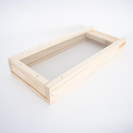 Lehman's Stoney Acres Screened Bottom Board for 5-Frame Nuc and Langstroth Hive, Durable, Stable Foundation Beehive Base, Essential Hive Management Tool