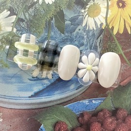 ˡᴬᴺᵀᶤˡ Spring daisy lump handmade nail tip - Short Oval XS / ˡᴬᴺᵀᶤˡ 봄 데이지 덩어리 수제네일팁 - 숏오발XS