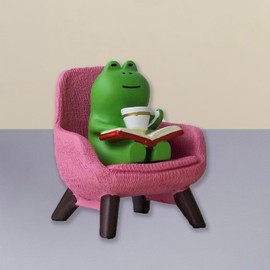 Gwindrise Tiny Frog Figurine with Pink Sofa for Office Desk Decor, Mini Frog Trinkets Funny Gifts for Women, Cute Miniature Frog Figurine Gift for Frog Lovers, for Coworker